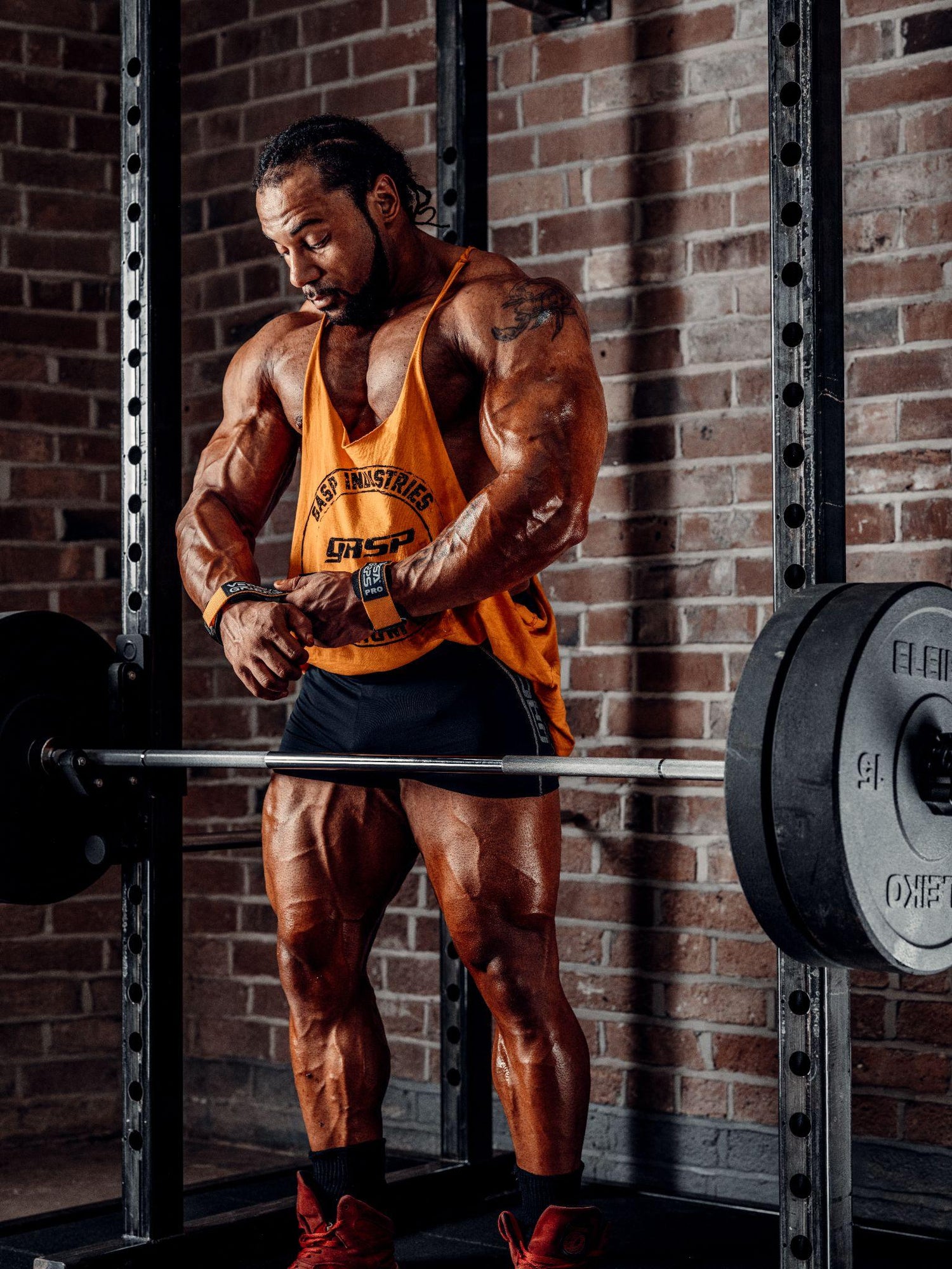 Zac Leason weightlifting using Versa Gripps